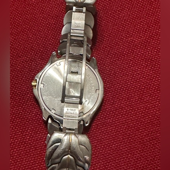 SEIKO SPORTS 100 excellent condition working nothing wrong - Picture 7 of 9